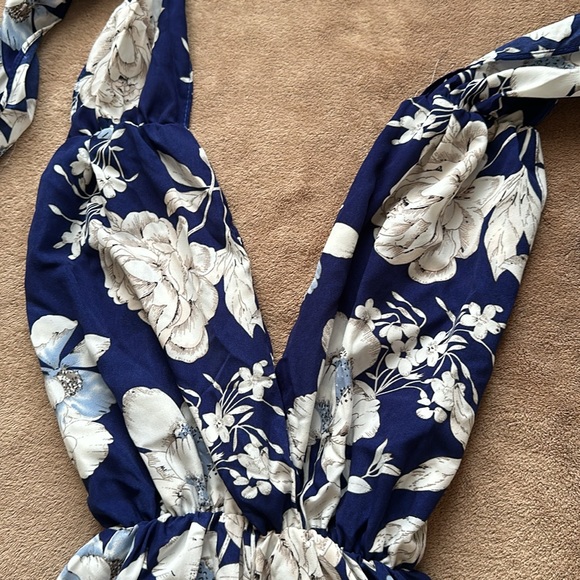 Gorgeous Floral Romper - Picture 2 of 3